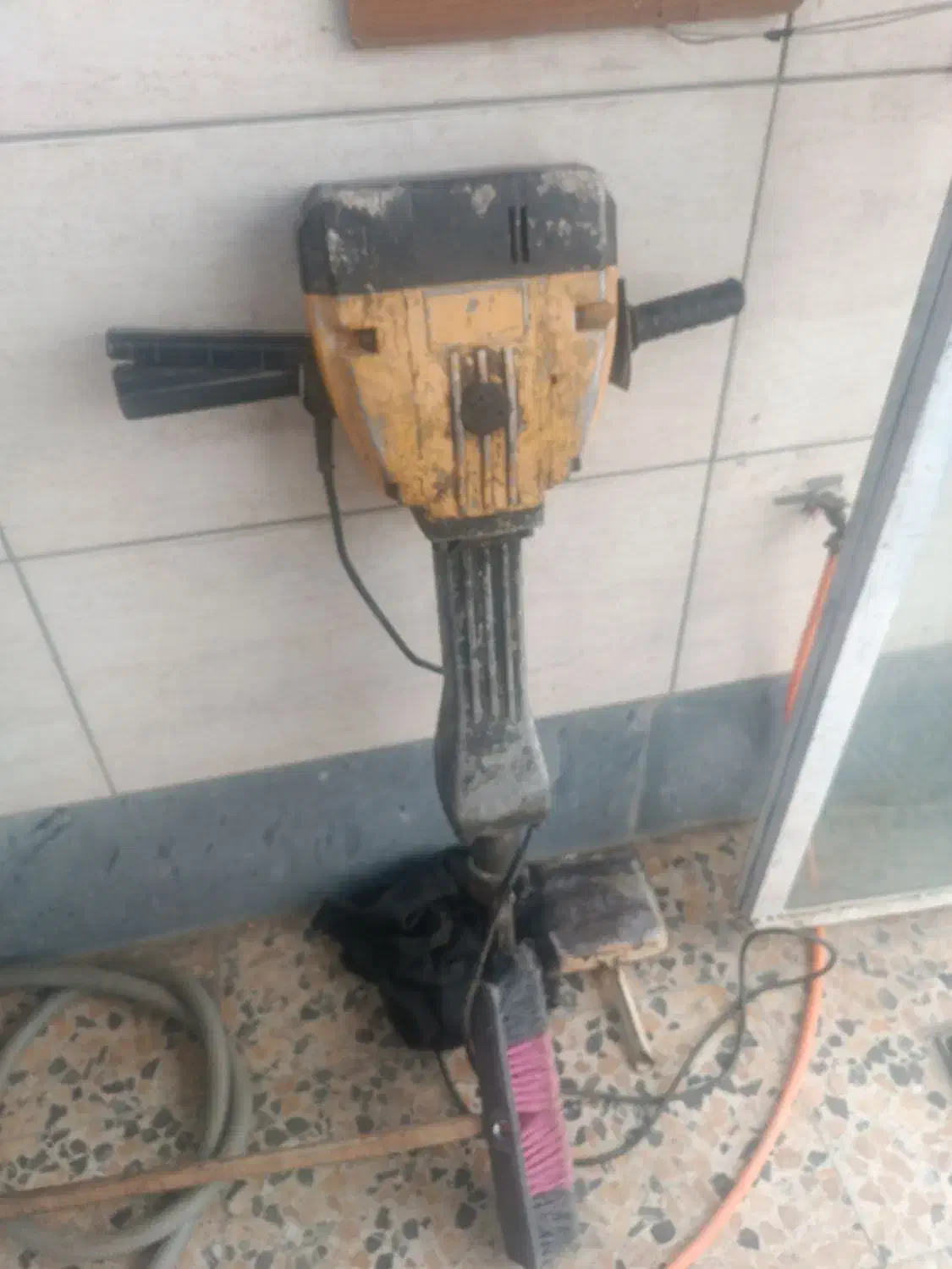 خرید و فروش واجاره ابزار ساختمانی و کشاورزی|خدمات پیشه و مهارت|تویسرکان, |دیوار