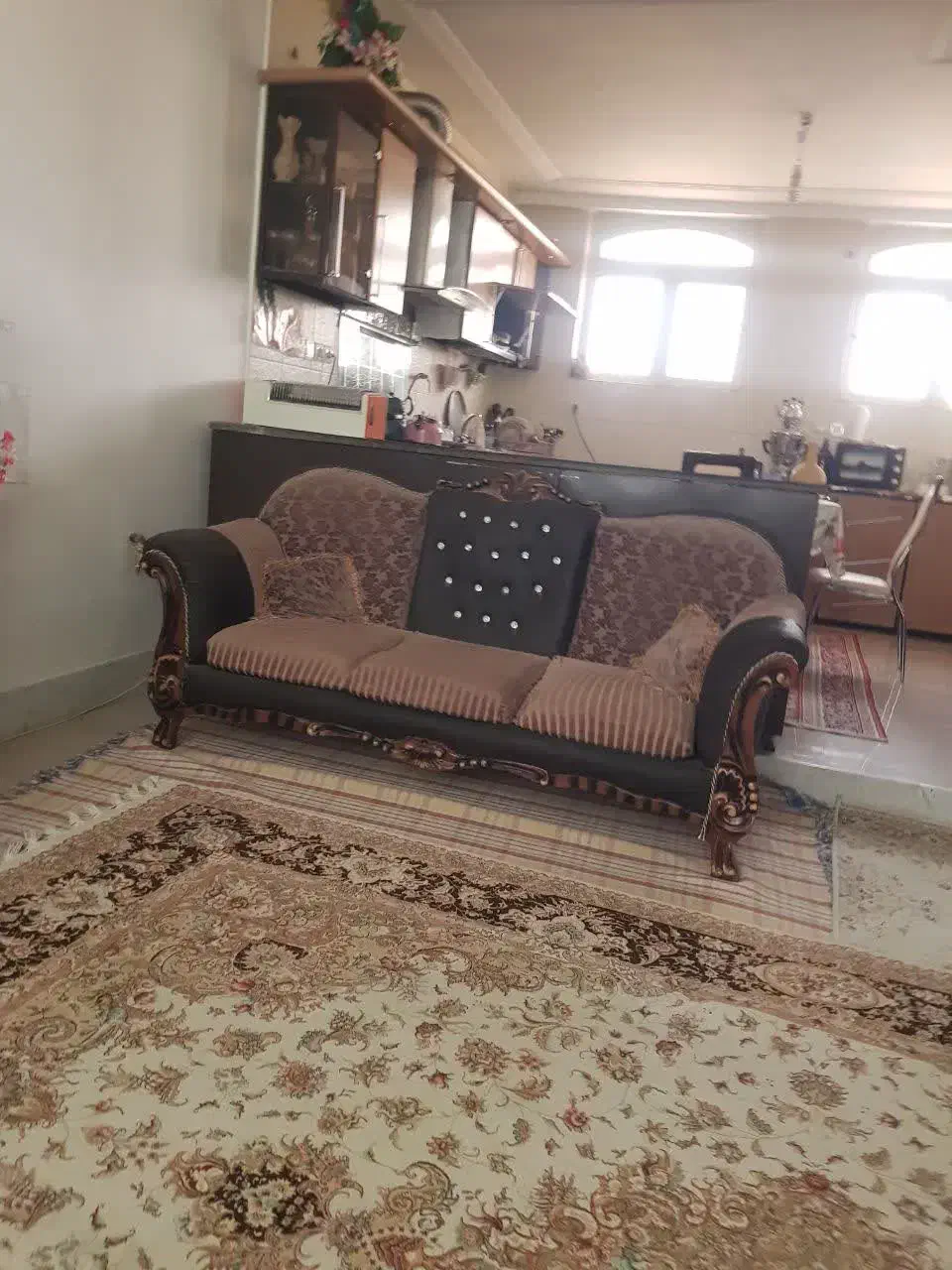 فروش مبل ۷ نفره تمیز|مبلمان خانگی و میز عسلی|جهرم, |دیوار