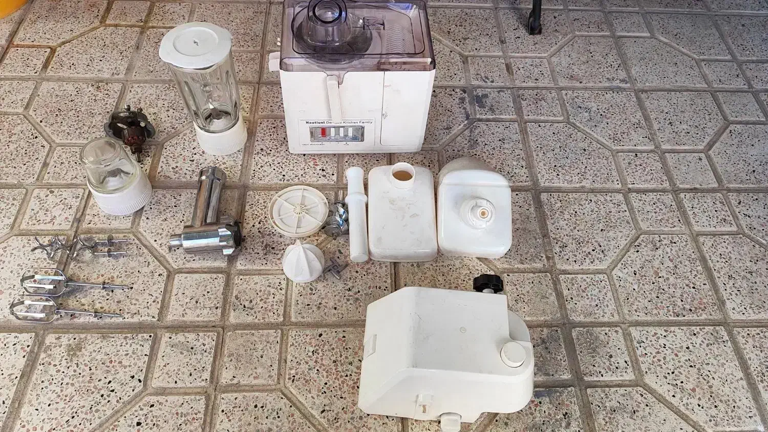 قطعات چرخ در کار|آبمیوهگیر و آبمرکباتگیر|بیرجند, |دیوار