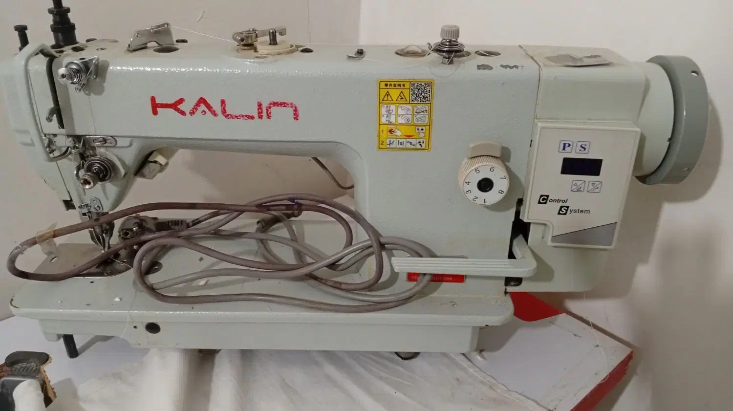 چرخ خیاطی دوپایه دینام سر خود|چرخ خیاطی و ریسندگی|ماهدشت, |دیوار