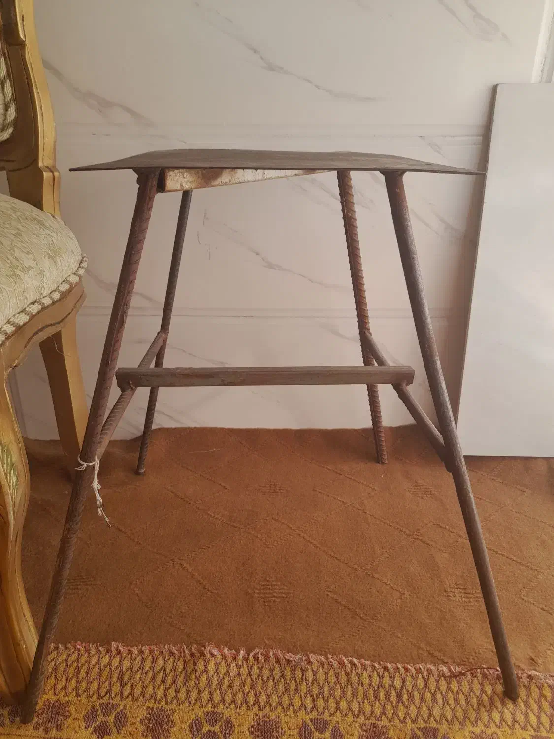 چهارپایه فلزی|صندلی و نیمکت|ارومیه, |دیوار