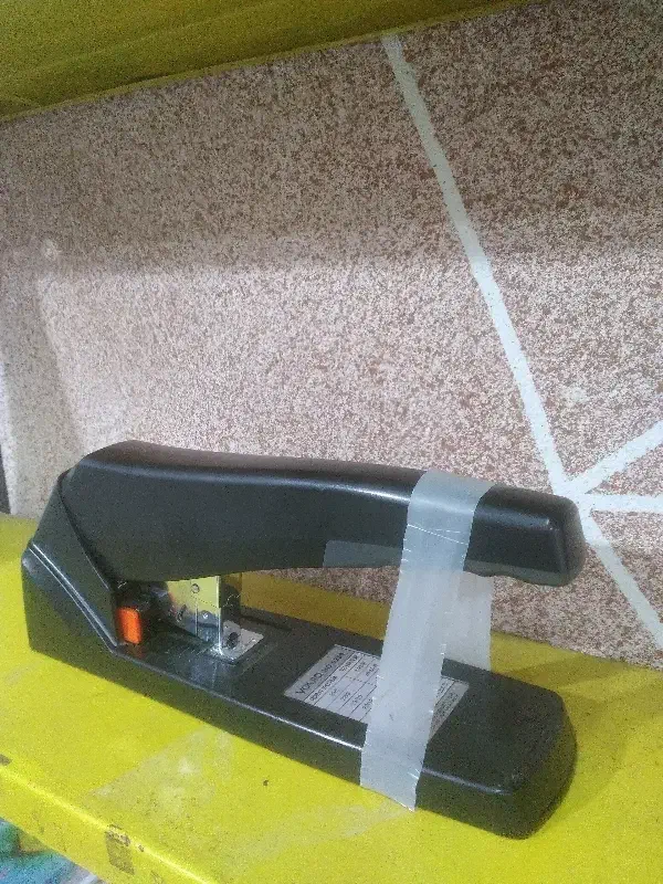 ماشین دوخت کتاب و جزوات|لوازم التحریر|رشت, امین الضرب|دیوار