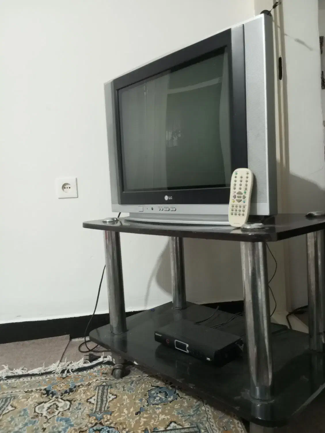 تلویزیون ۲۱ ال جی اصلی|تلویزیون و پروژکتور|خرم‌آباد, |دیوار