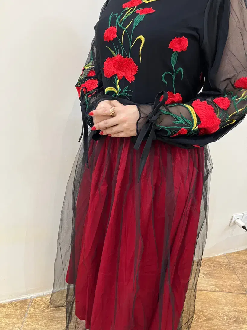 پیراهن یلدایی|لباس|رودهن, |دیوار