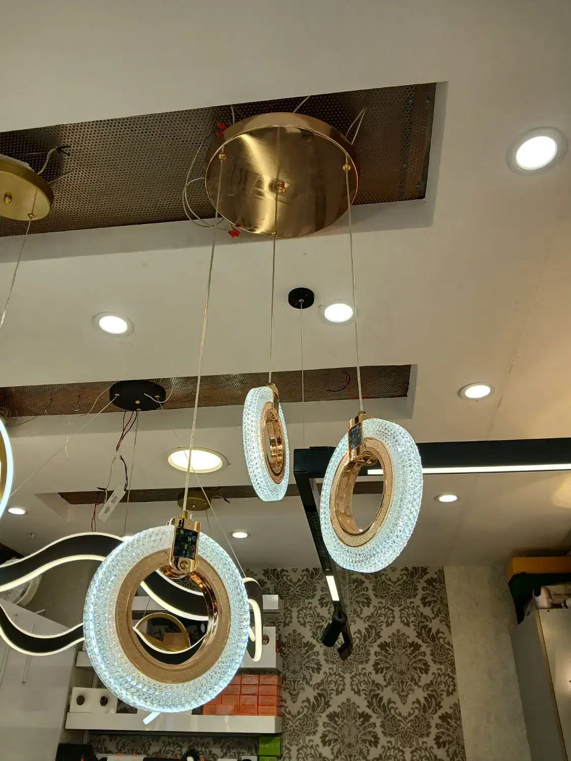 لوستر سه شعله آویز وارداتی سه حالته شیک و ارزان|لوستر و چراغ آویز|اصفهان, تخت فولاد|دیوار