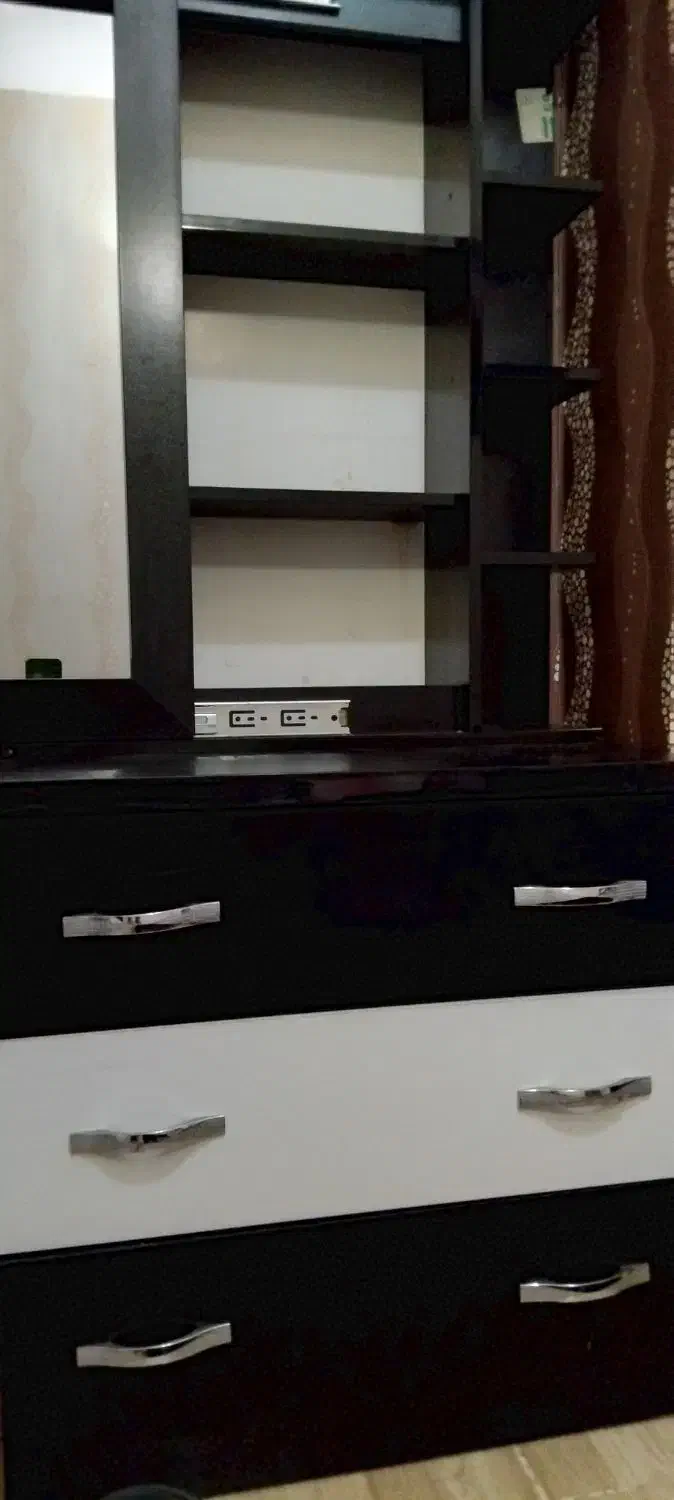 میز آرایشی و کمد|تخت و سرویس خواب|مسجد سلیمان, |دیوار