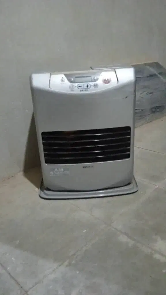 چهار عدد بخاری ژاپنی نفتی برقی کرونا در خد ا|بخاری، هیتر، شومینه|سیب و سوران, |دیوار