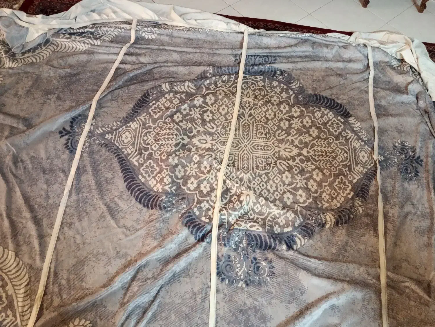 روفرشی|روفرشی|مشهد, هفت تیر (حافظ)|دیوار