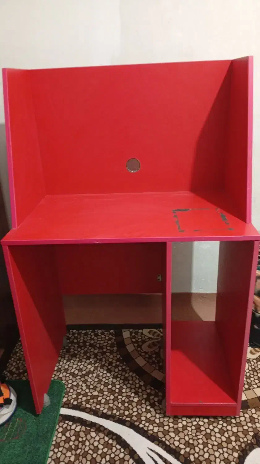 میز تحریر|میز تحریر و کامپیوتر|هشتگرد, ینگی امام|دیوار