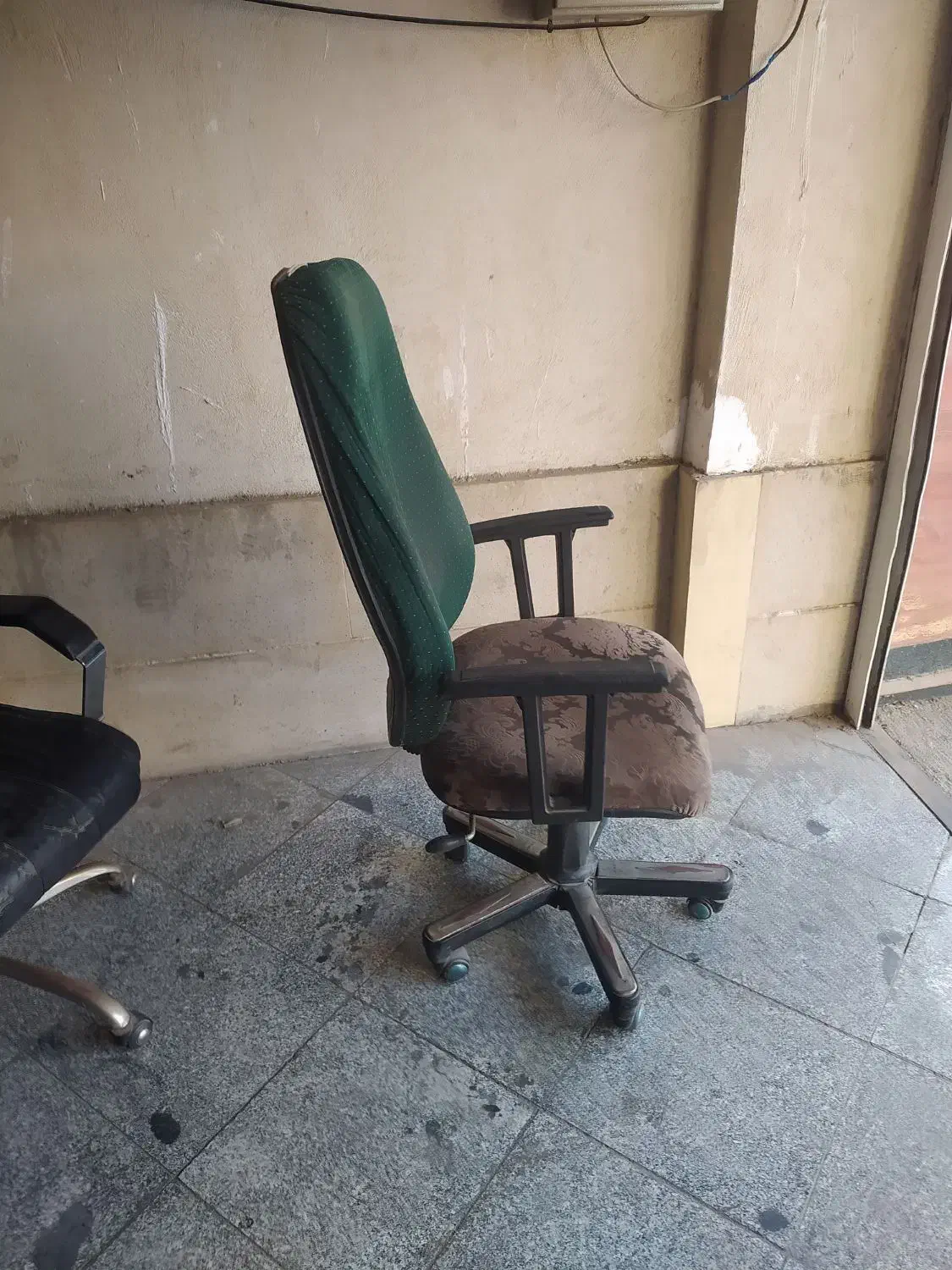 صندلی|صندلی و نیمکت|اراک, |دیوار