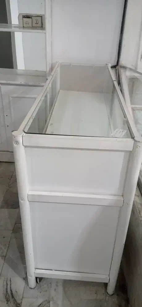 مانکن-رگال-استند جوراب-صندلی-میز|فروشگاه و مغازه|اصفهان, مرداویج|دیوار