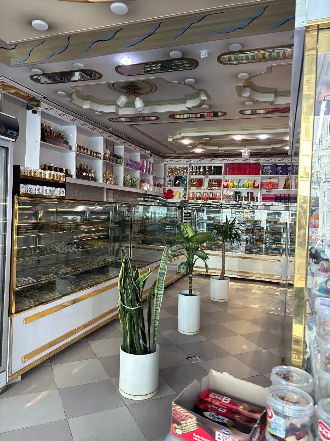 فروشنده خانم قنادی|استخدام خدمات فروشگاه و رستوران|اهواز, کمپلو جنوبی|دیوار