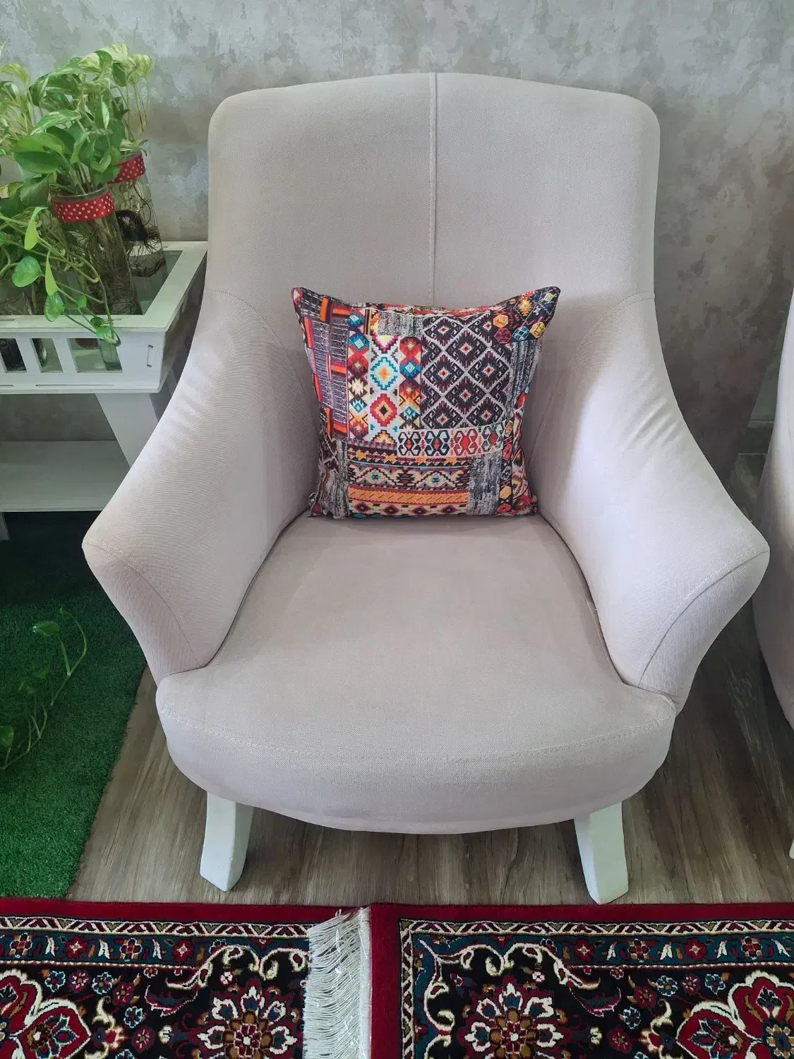 مبل تک نفره با کوسن با کاناپه|مبلمان خانگی و میز عسلی|اصفهان, پروین|دیوار