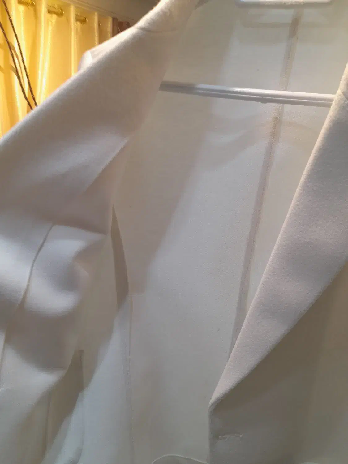 کُت سفید کاملا نو|لباس|رشت, دروازه لاکان|دیوار