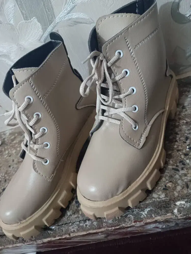 کفش|کیف، کفش، کمربند|دزفول, |دیوار