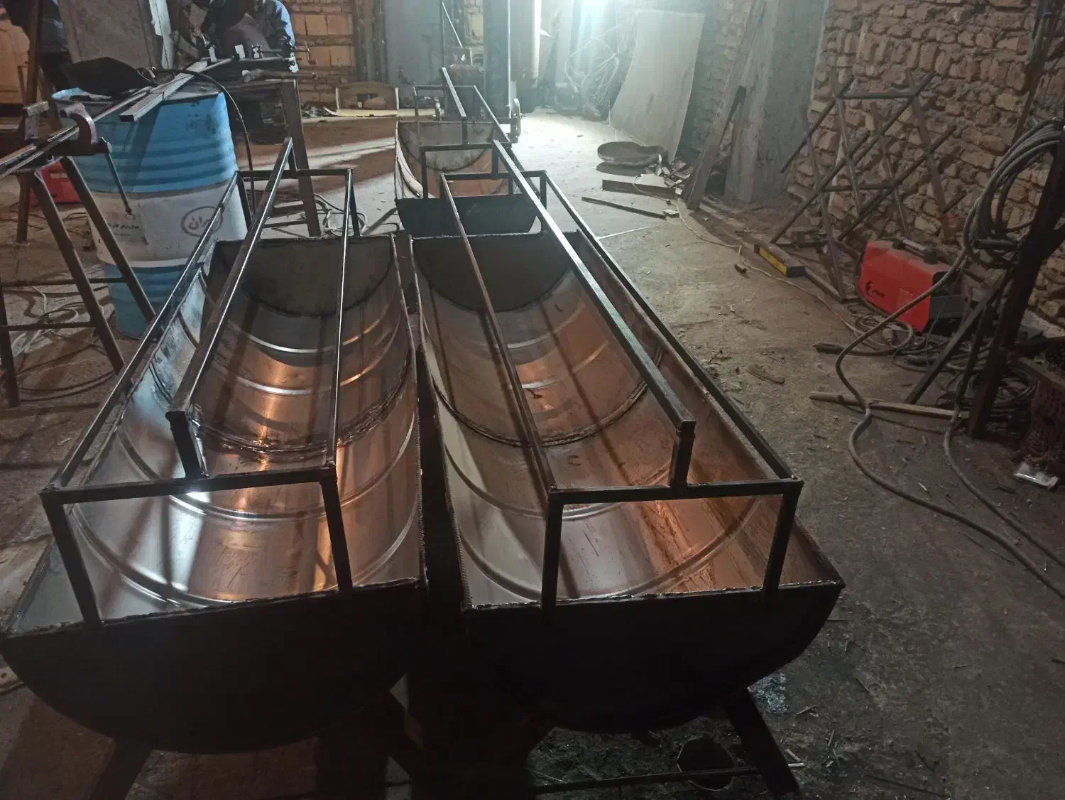 ساخت دروپنجره و آخور بابشکه و گرمکن برای گوسفند ‌|خدمات پیشه و مهارت|خسروشاه, |دیوار