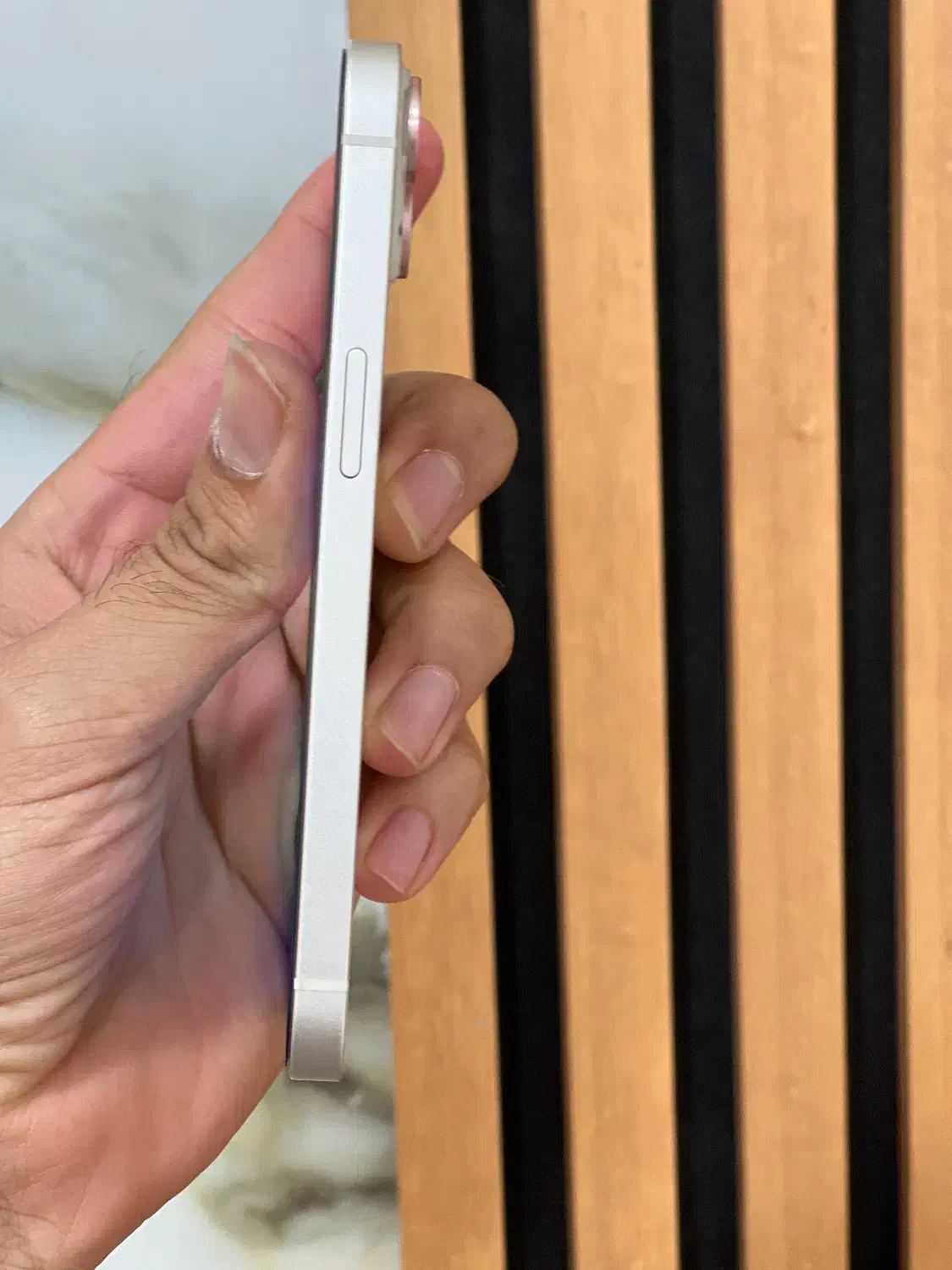 iPhone 13normal|موبایل|اهرم, |دیوار