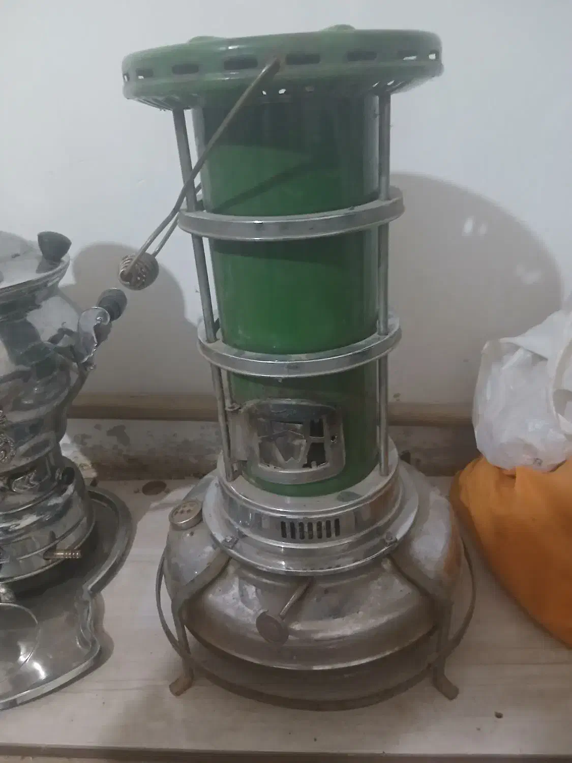 چراغ الاعدین|کلکسیون اشیاء عتیقه|تاکستان, |دیوار