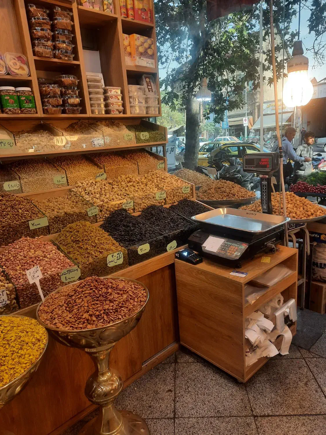 فروشنده اجیل و خشکبار|استخدام خدمات فروشگاه و رستوران|تهران, مولوی|دیوار