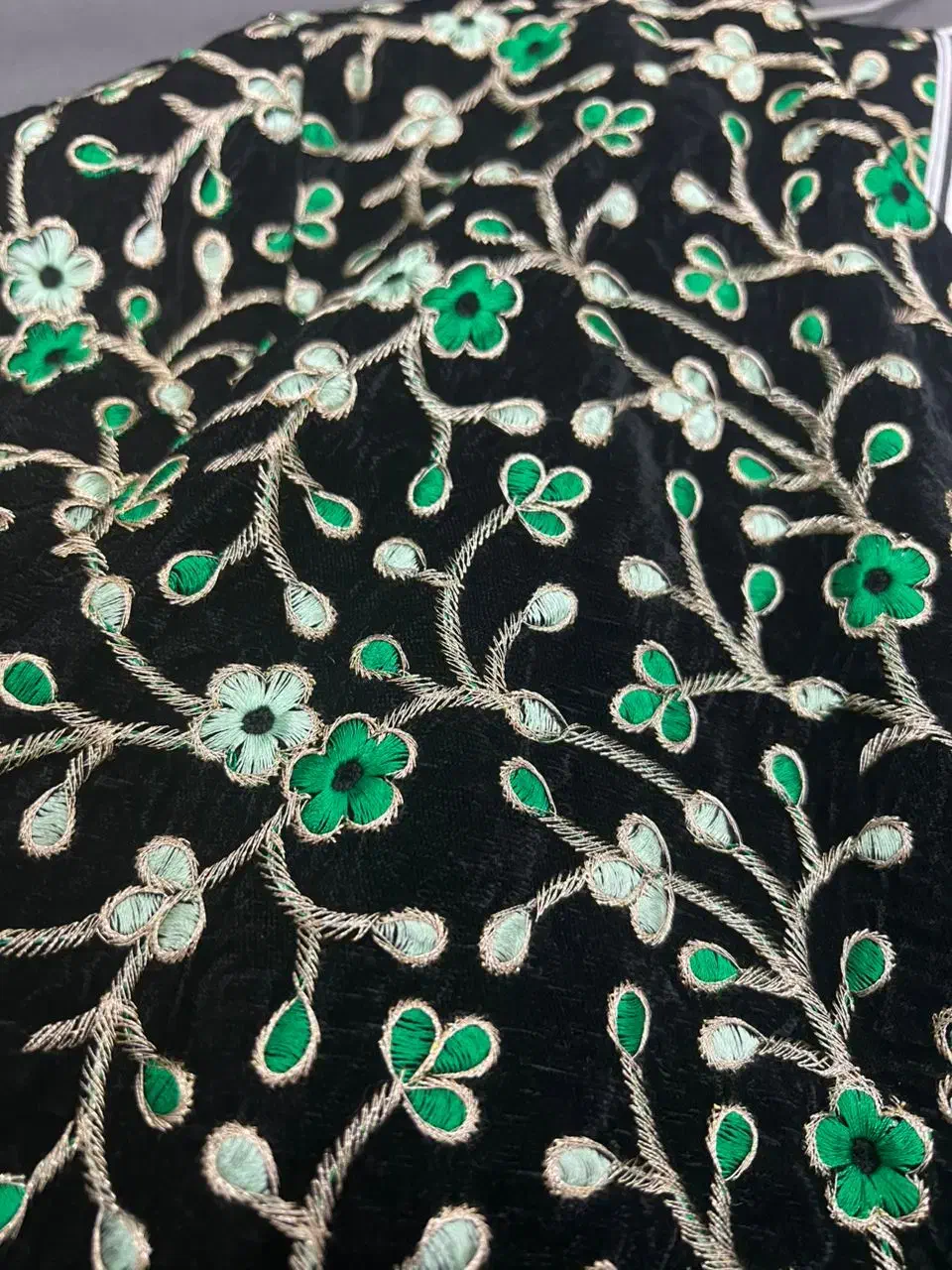 پالتوگلدوزی|لباس|پاکدشت, پاکدشت (مامازند)|دیوار