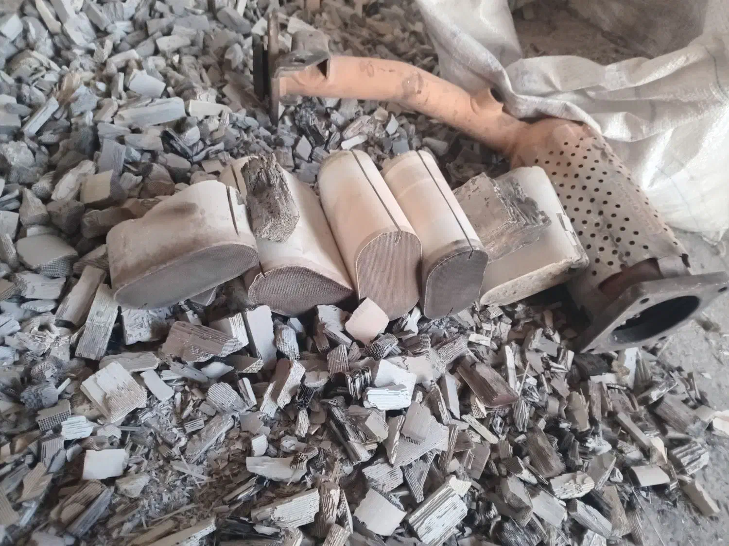 کاتالیزور 30000000|قطعات یدکی و لوازم جانبی|شیراز, ده پیاله|دیوار