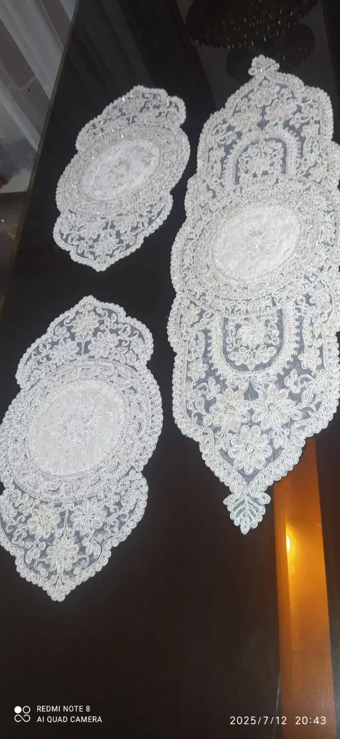 رومیزی کار شده روی دانتل|پرده، رانر، رومیزی|سلماس, |دیوار