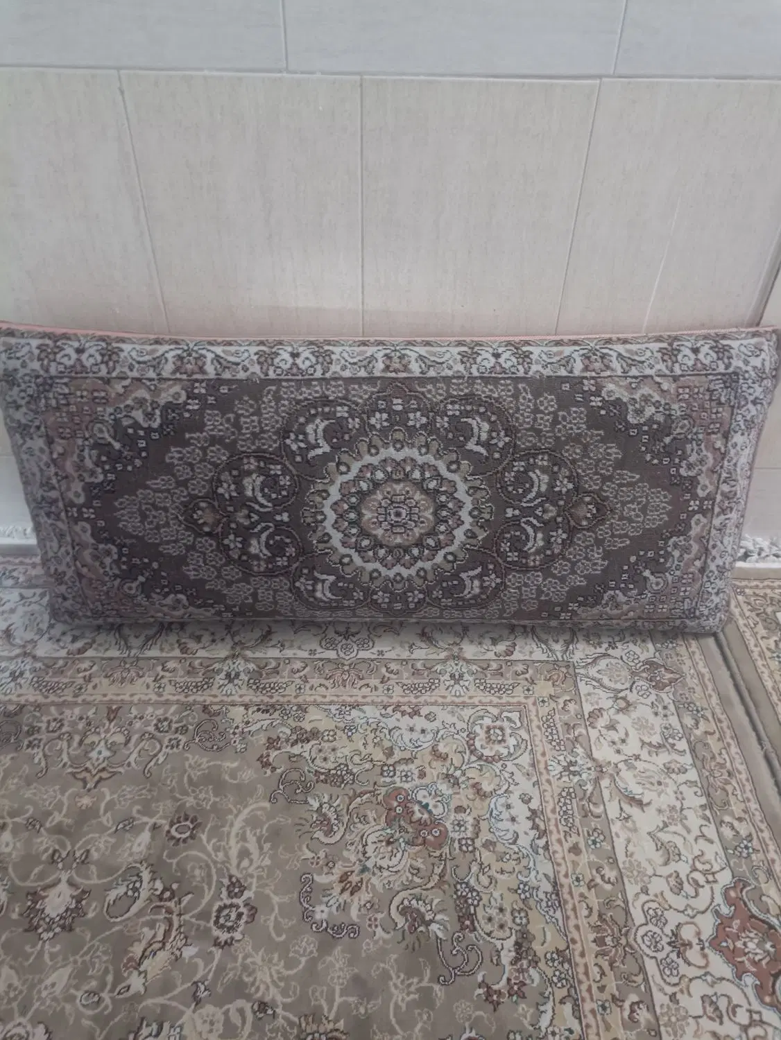 پشتی|پشتی|مشهد, کارگران|دیوار