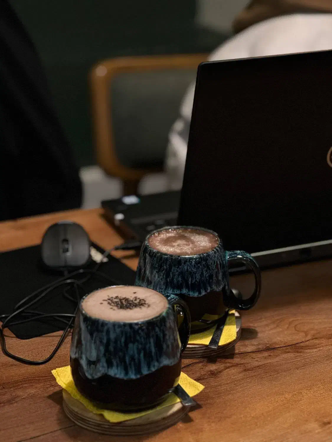 باریستا مسلط به بار سرد و بار گرم|استخدام خدمات فروشگاه و رستوران|مشهد, چهارچشمه|دیوار