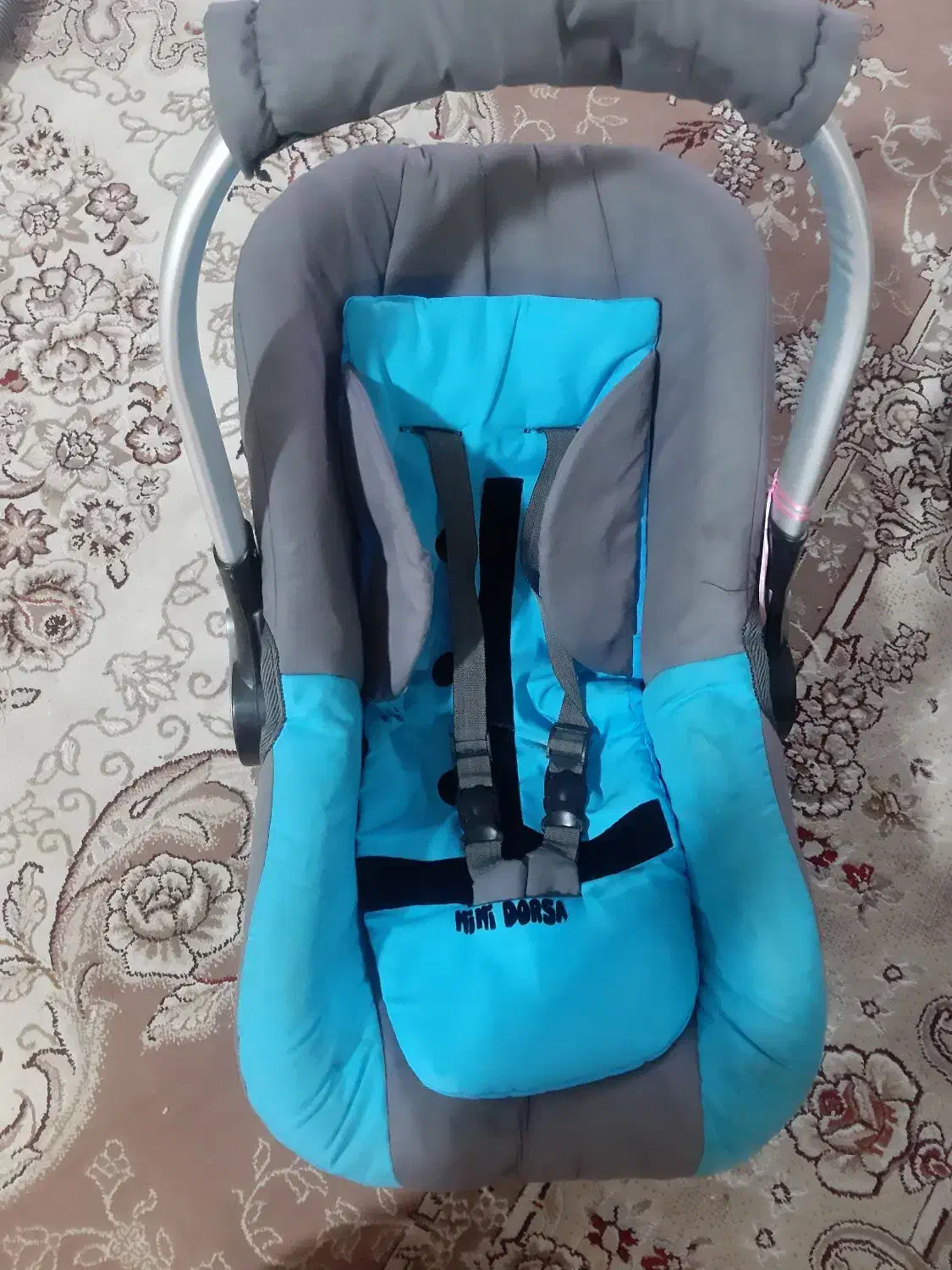 کریر|کالسکه و لوازم جانبی|شاهینشهر, گرگاب|دیوار