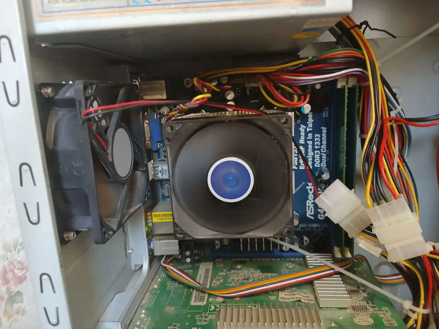 لپ تاپ هست توضیحات آگهی رو بخونین|رایانه همراه|مشهد, شهرآرا|دیوار