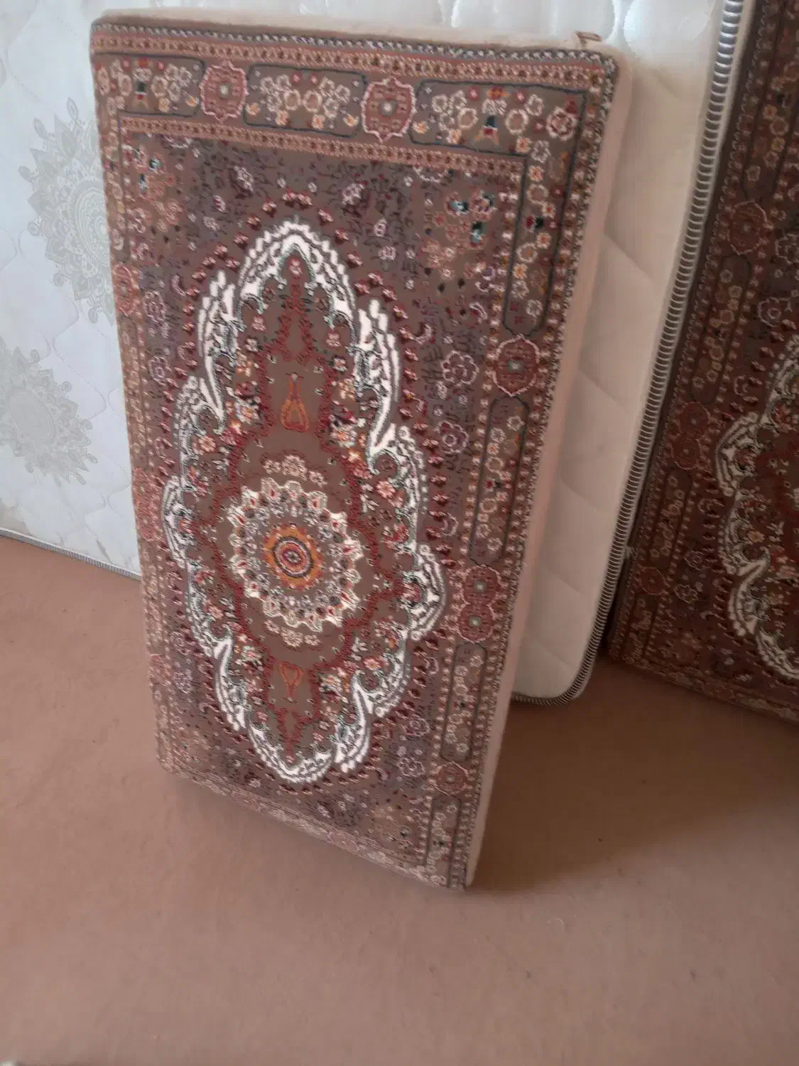 پشتی قالیچه ایی ماشینی|فرش|شاهین‌شهر, شهرک هشت بهشت|دیوار