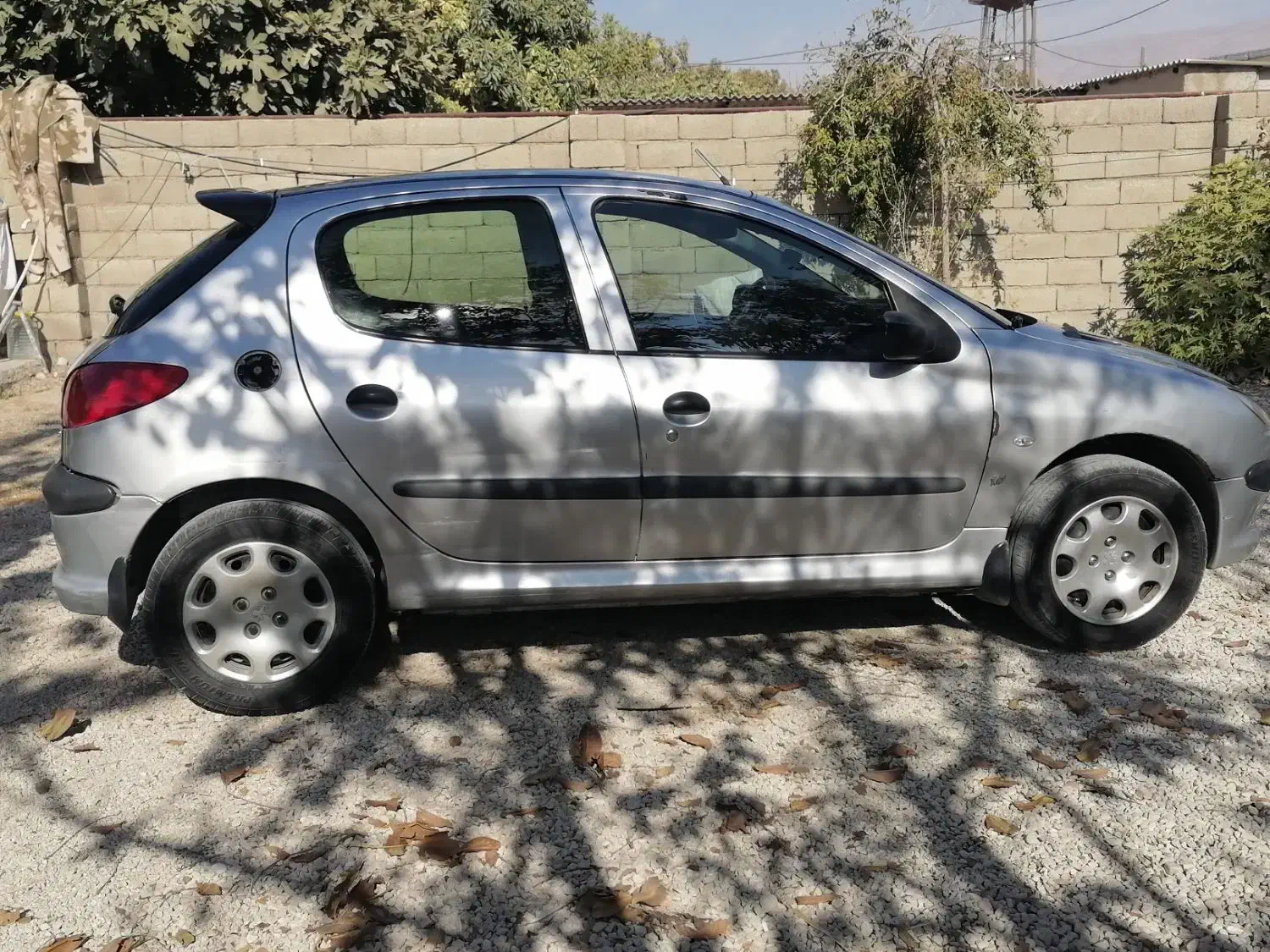 ۲۰۶ مدل۸۳|خودرو سواری و وانت|شیراز, سفیرشمالی|دیوار