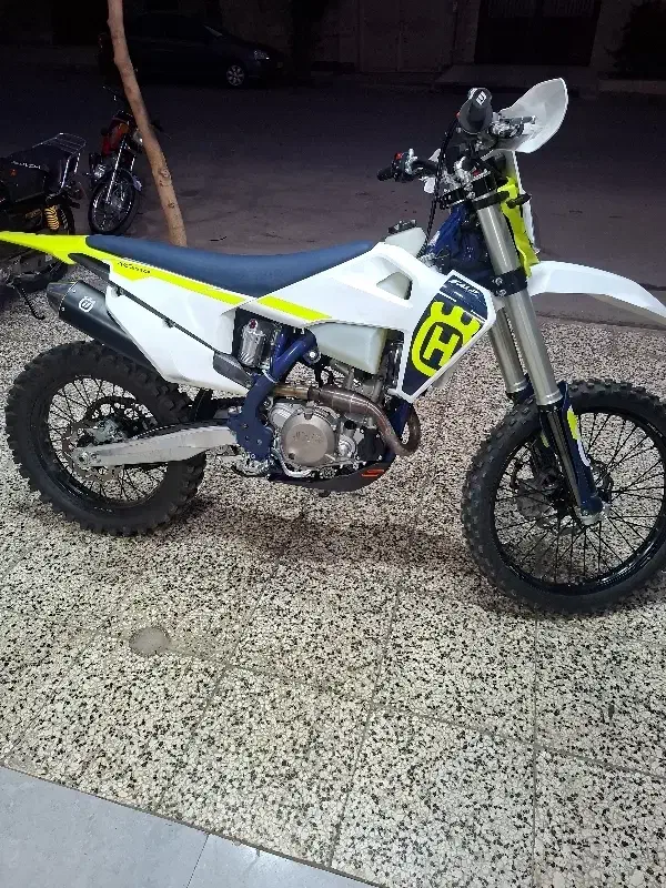 فلات طرح هاسکی|موتورسیکلت|مشهد, بهارستان|دیوار