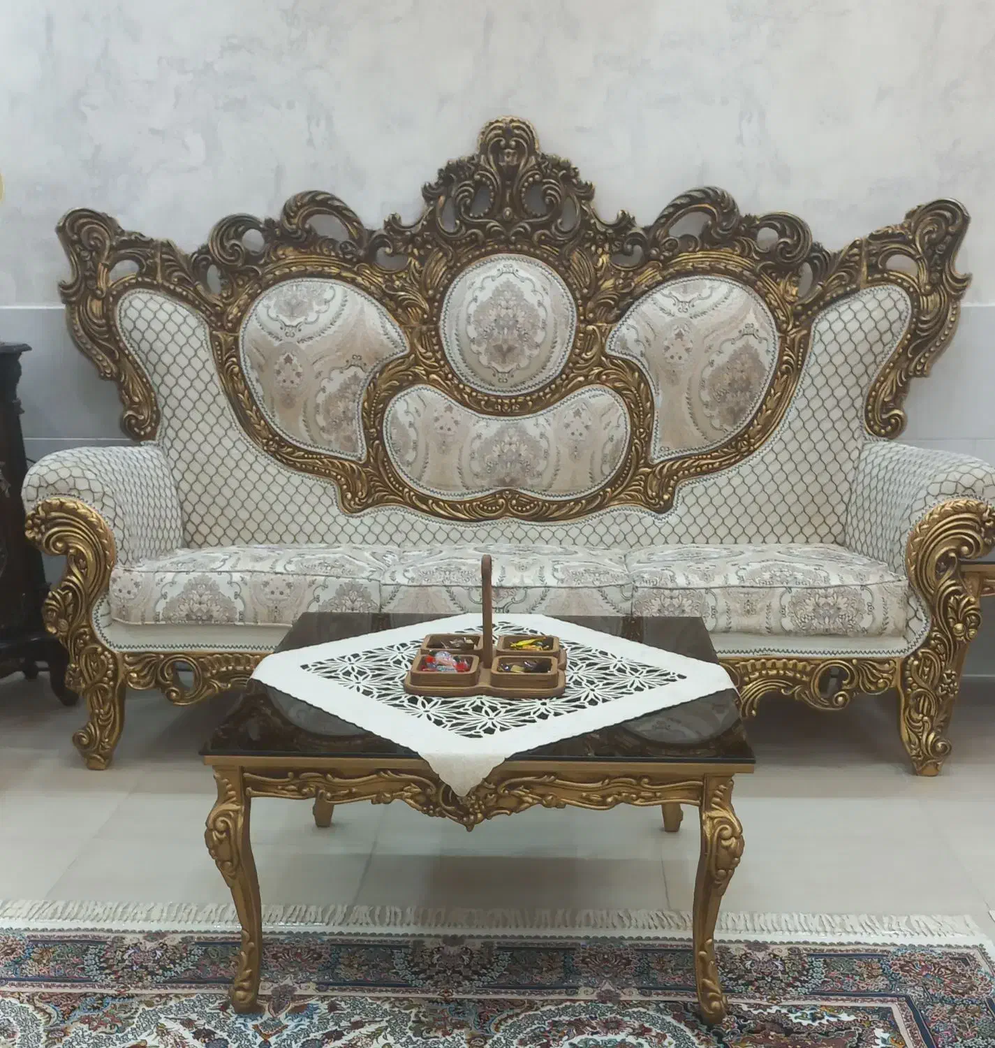 مبل سلطنتی ۹ نفره|مبلمان خانگی و میز عسلی|تاکستان, |دیوار