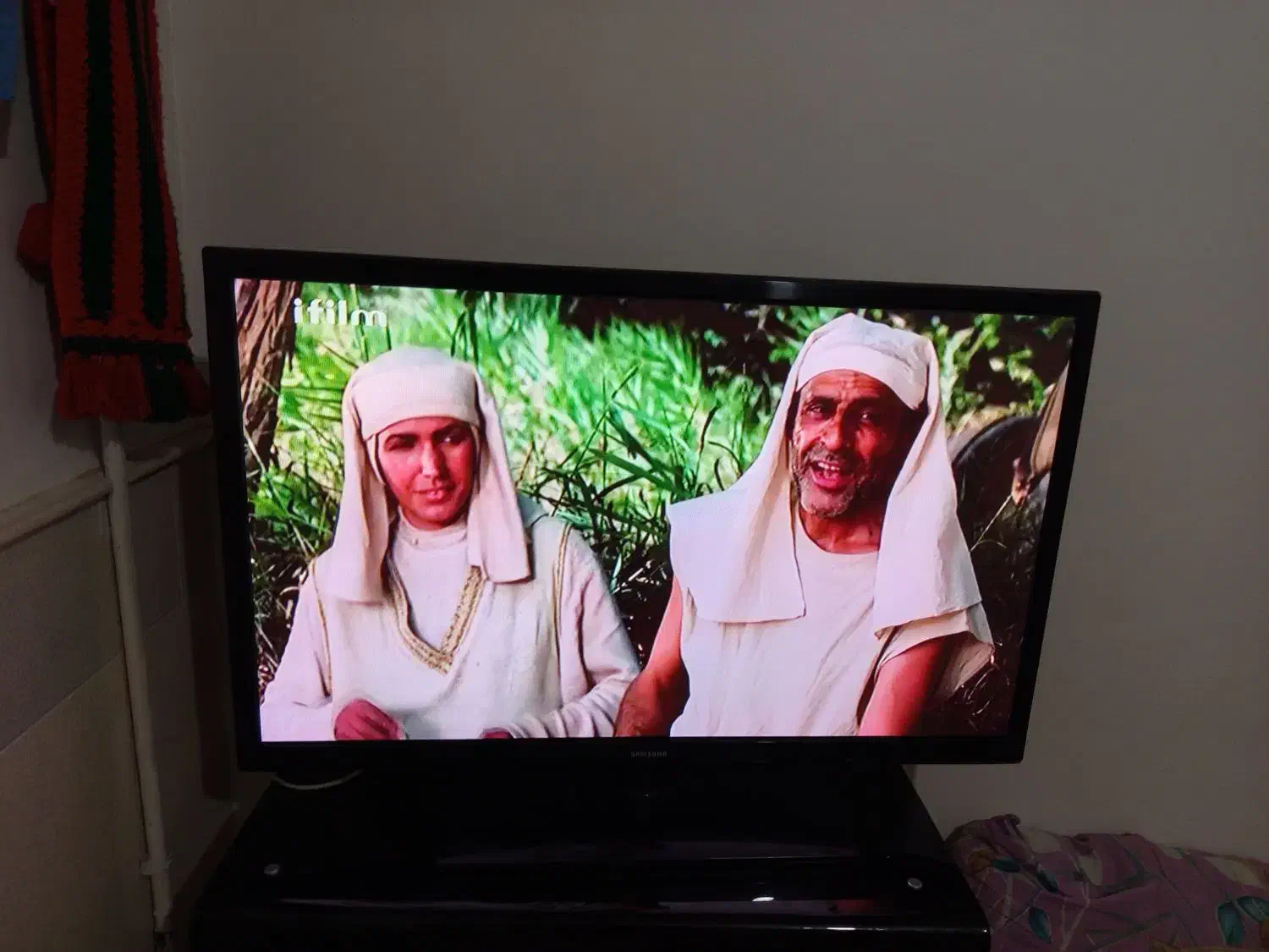 سلام تلویزیون 43اینج خیلی تمیز|تلویزیون و پروژکتور|قم, قلعه کامکار|دیوار