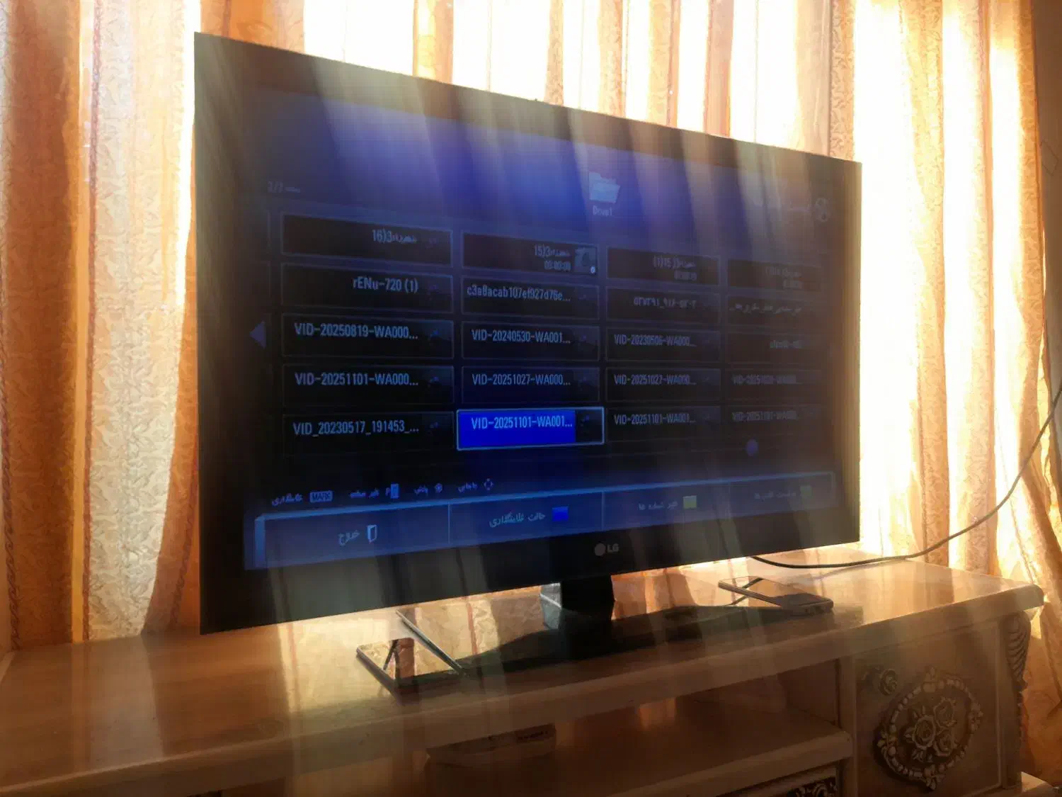 ۱۵۰۰۰۰۰۰|تلویزیون و پروژکتور|اردکان, |دیوار