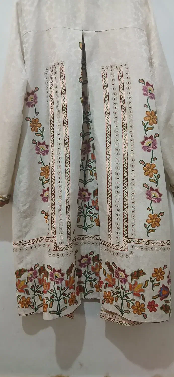 سه عدد مانتو با قیمت ۱ ملیون و۱۰۰|لباس|فردوسیه, |دیوار