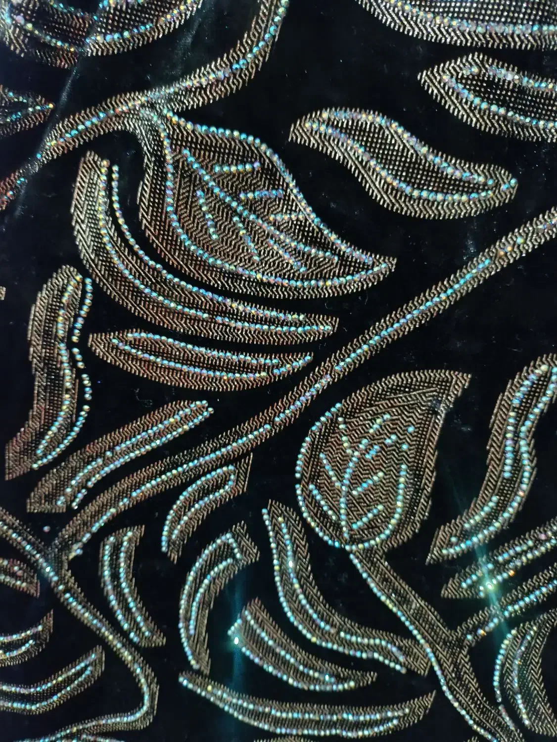 کوا پرسنگ|لباس|دهگلان, |دیوار