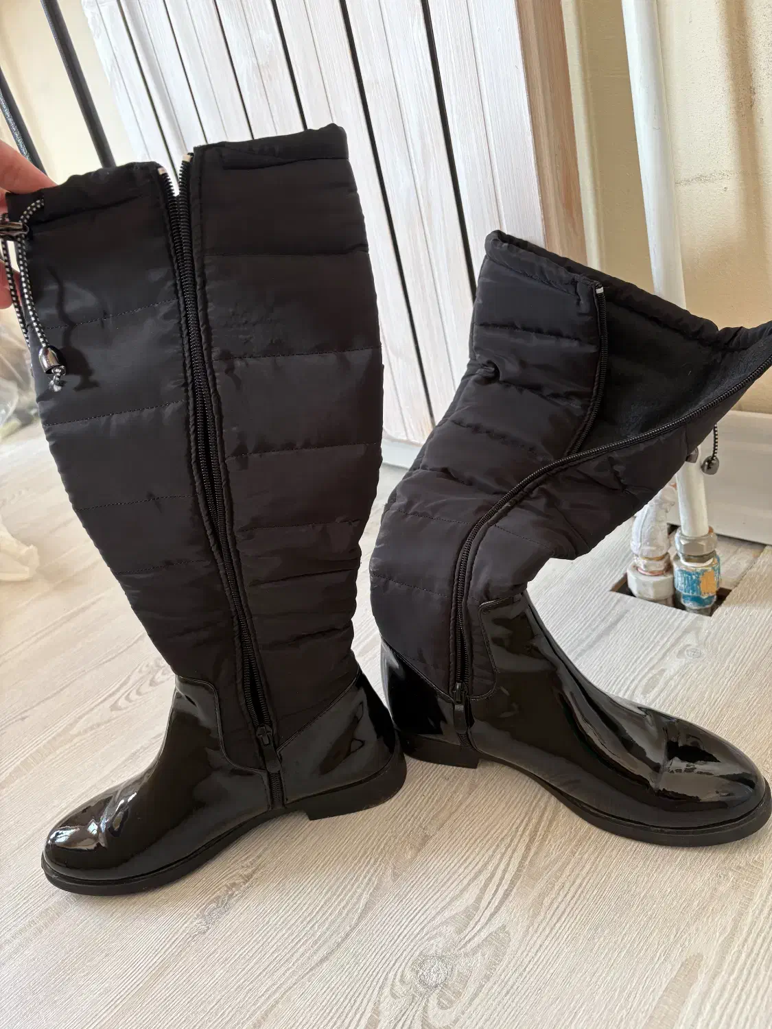 چکمه بلند|کیف، کفش، کمربند|ساری, |دیوار