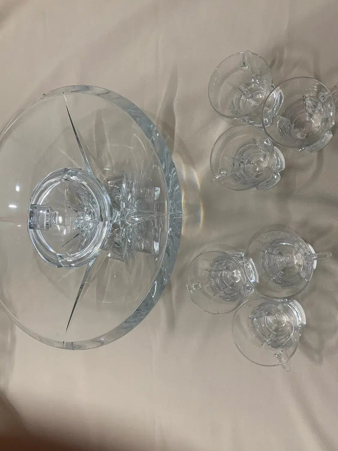 تعدادی ظروف در حد نو|ظروف سرو و پذیرایی|بجنورد, |دیوار