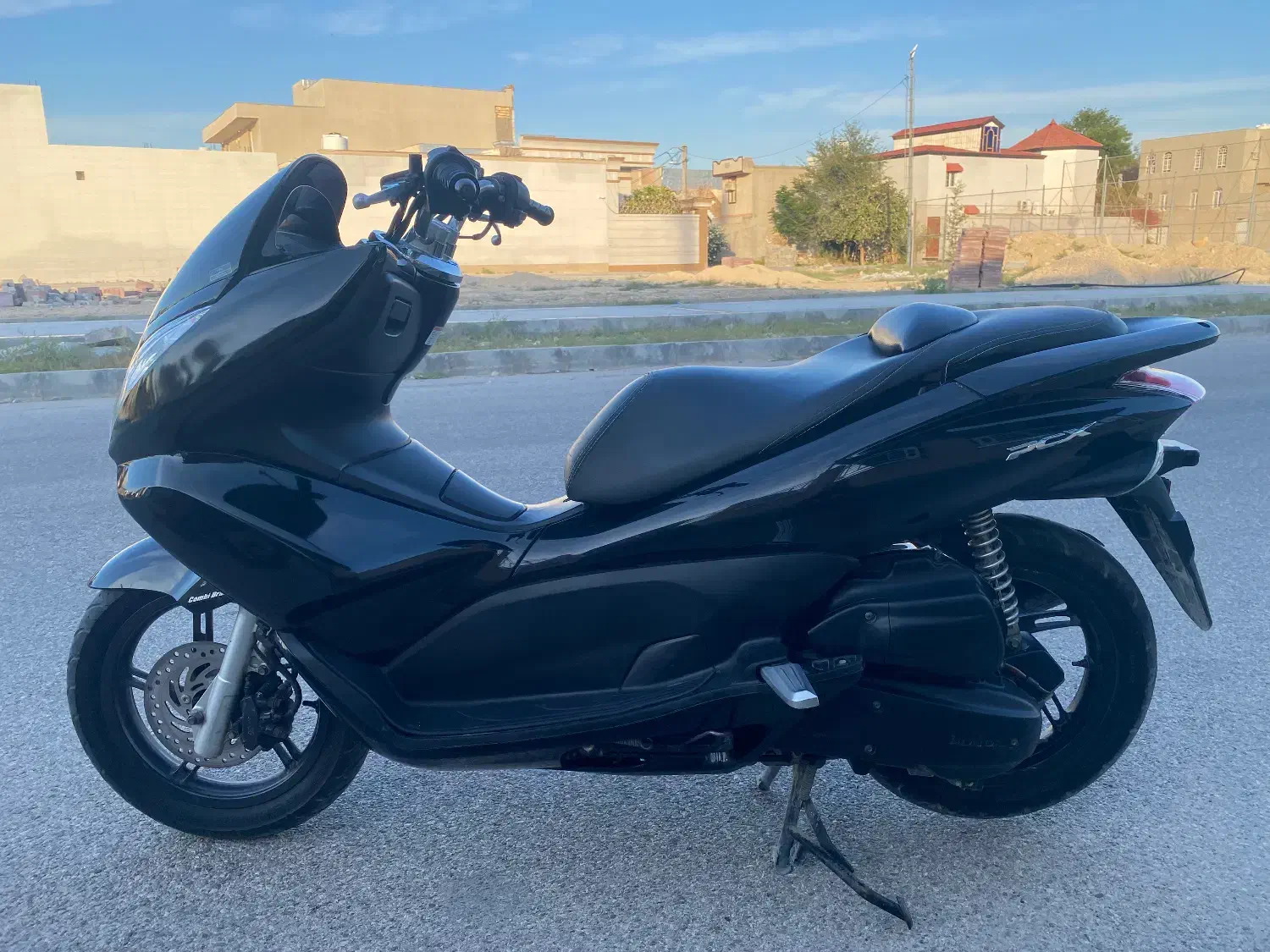 Pcx2013|موتورسیکلت|بندر دیر, |دیوار