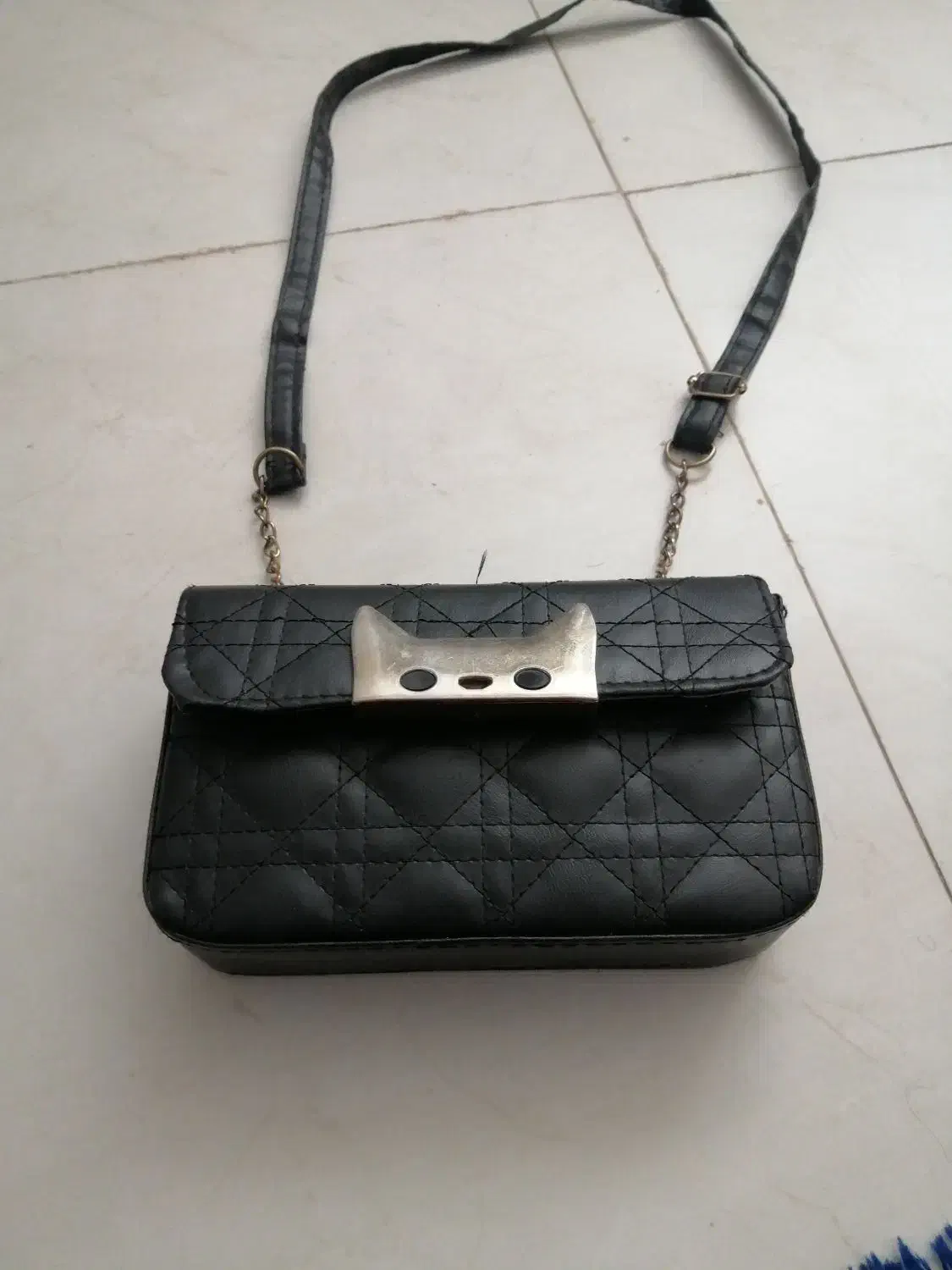 کیف دوشی نونو|کیف، کفش، کمربند|نیشابور, دربقاضی|دیوار