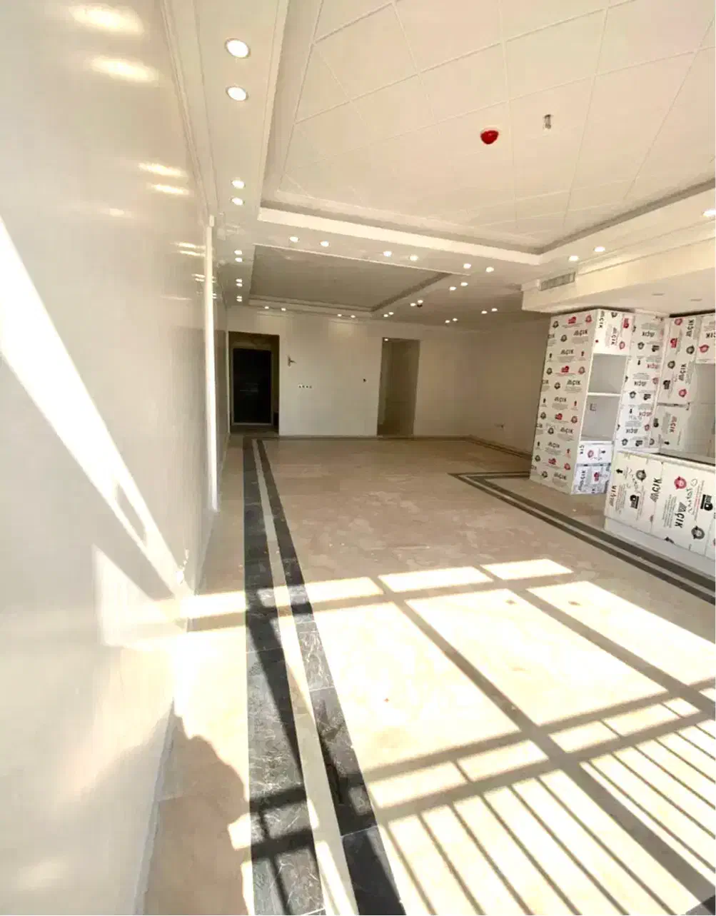 ۱۵۰ متر / خطی روبه آفتاب/سالن بزرگ-طبقه۱و۵