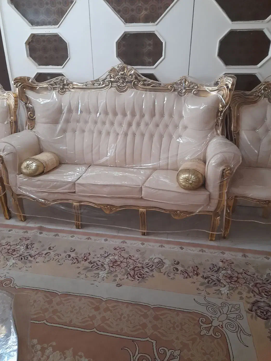 مبل وناهارخوری   بعلت کم جایی|مبلمان خانگی و میز عسلی|تهران, سوهانک|دیوار