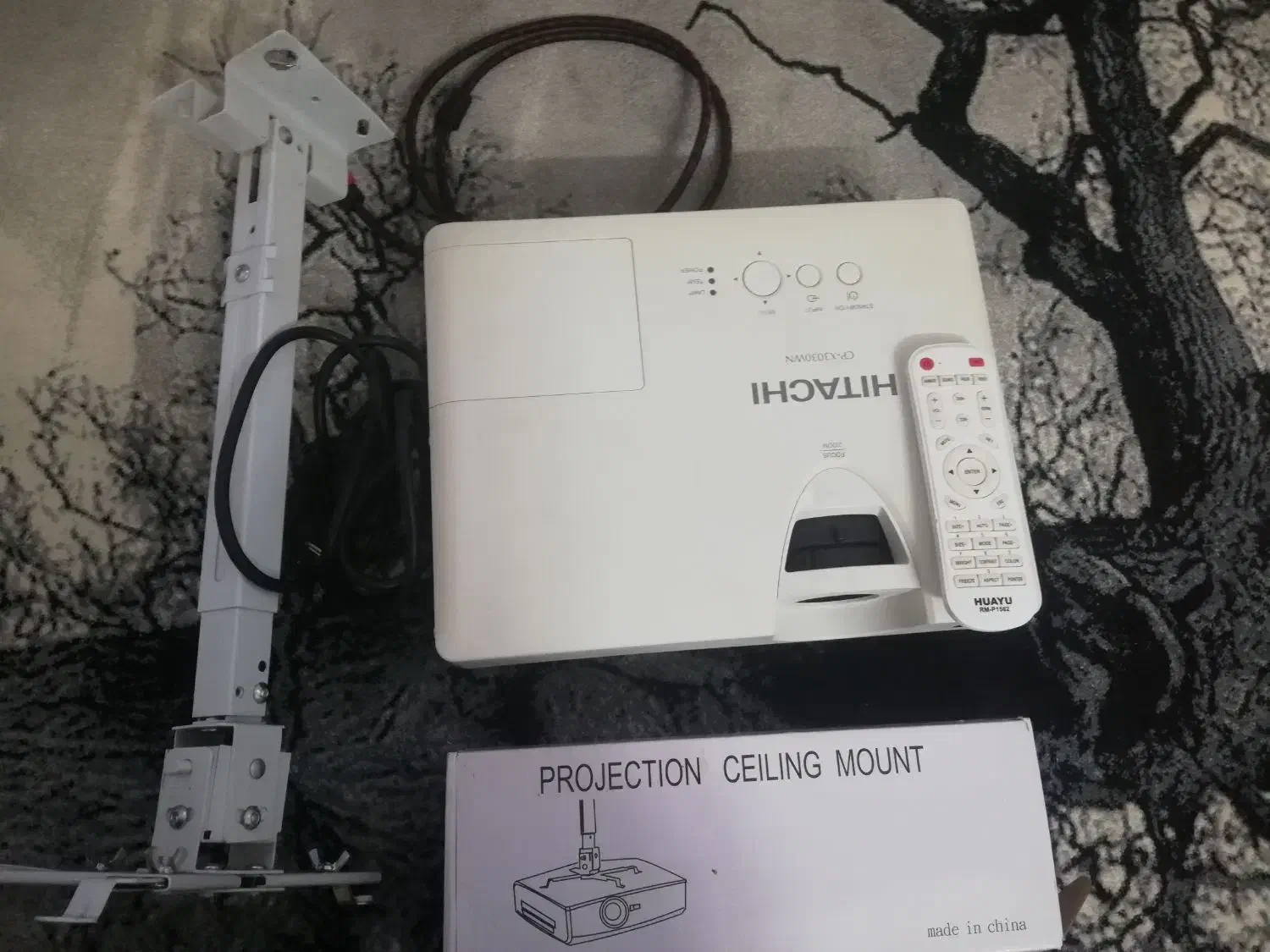 پرژکتور هیتاچی|تلویزیون و پروژکتور|زنجان, |دیوار