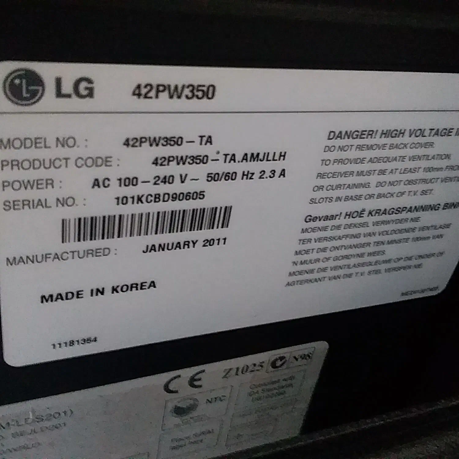 تلویزیو LG۴۲ اصل ۱۴م و میزتلویزیو۱۸۰۰م دیجیتال۶۰۰ت|تلویزیون و پروژکتور|رامسر, |دیوار