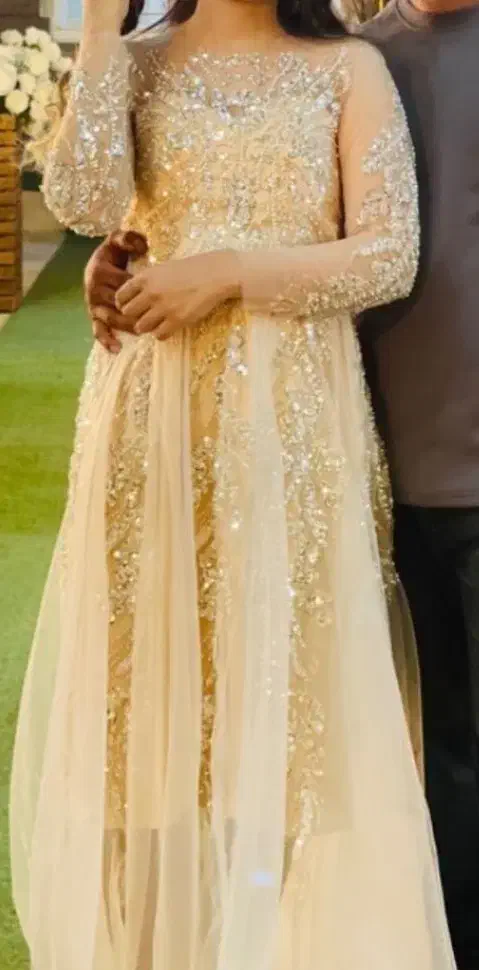 لباس مجلسی|لباس|چغادک, |دیوار