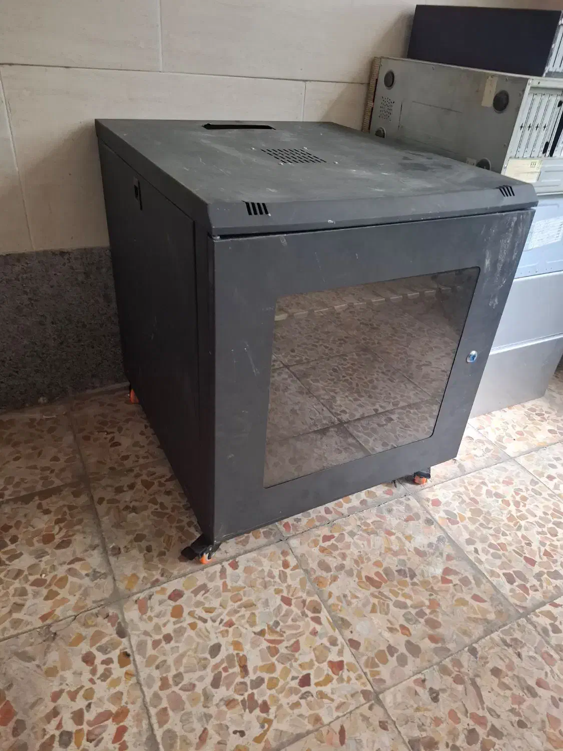 رک سرور فروشی ۱۸ یونیت|مودم و تجهیزات شبکه|تهران, فلاح|دیوار