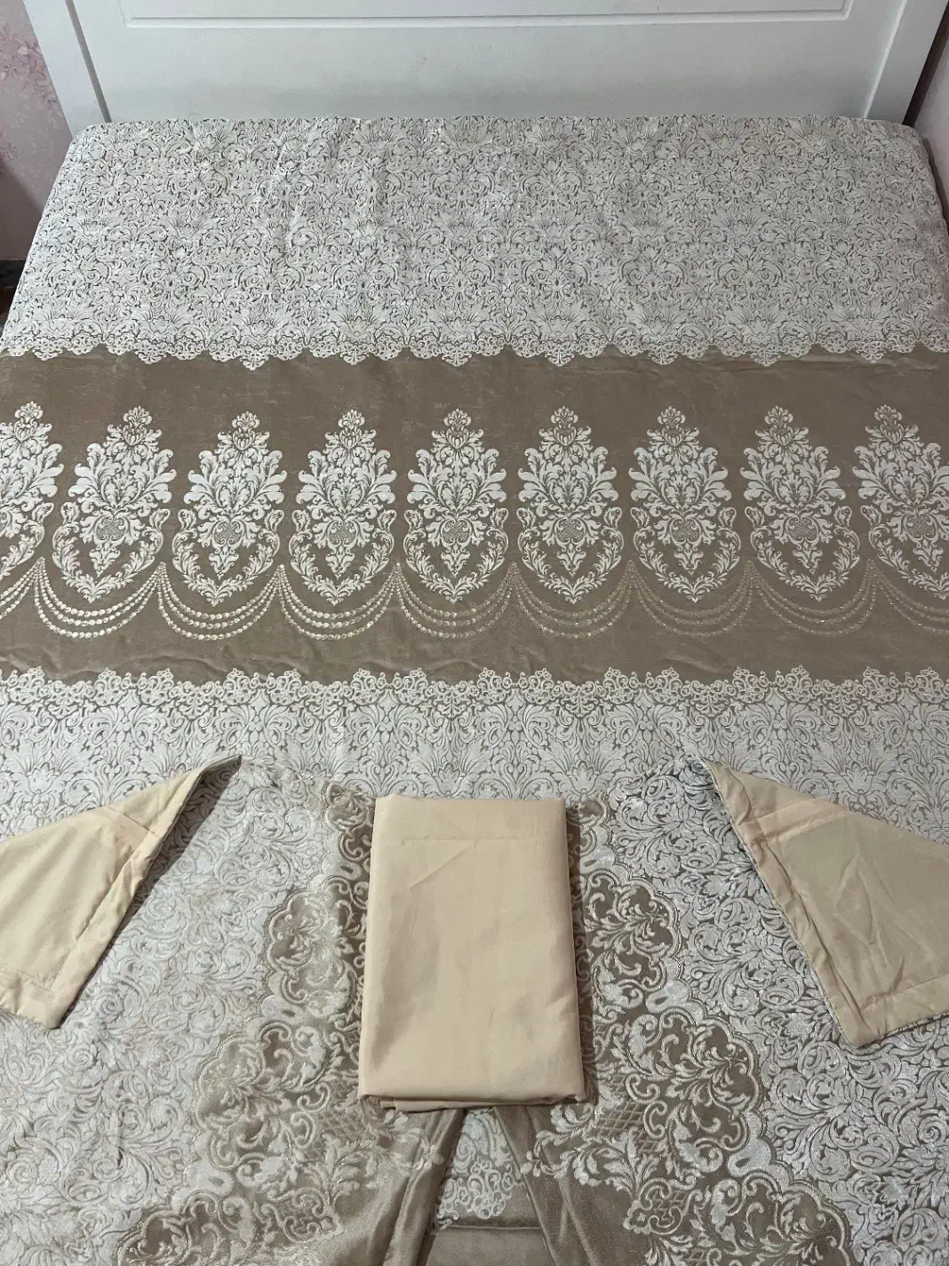 روتختی عروس|سرویس روتختی|قم, باغ شازده|دیوار