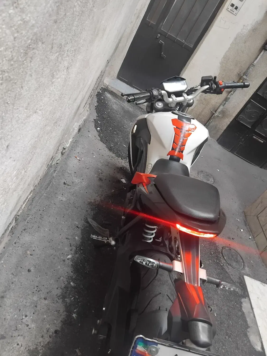 بنلی ۱۸۰ اس beneli 180s سفید|موتورسیکلت|تهران, شمیراننو|دیوار